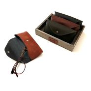 Houten display t.b.v. brillenhoes #